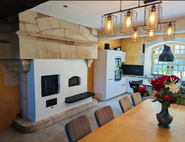 [49] Un verre autour d'une flambée